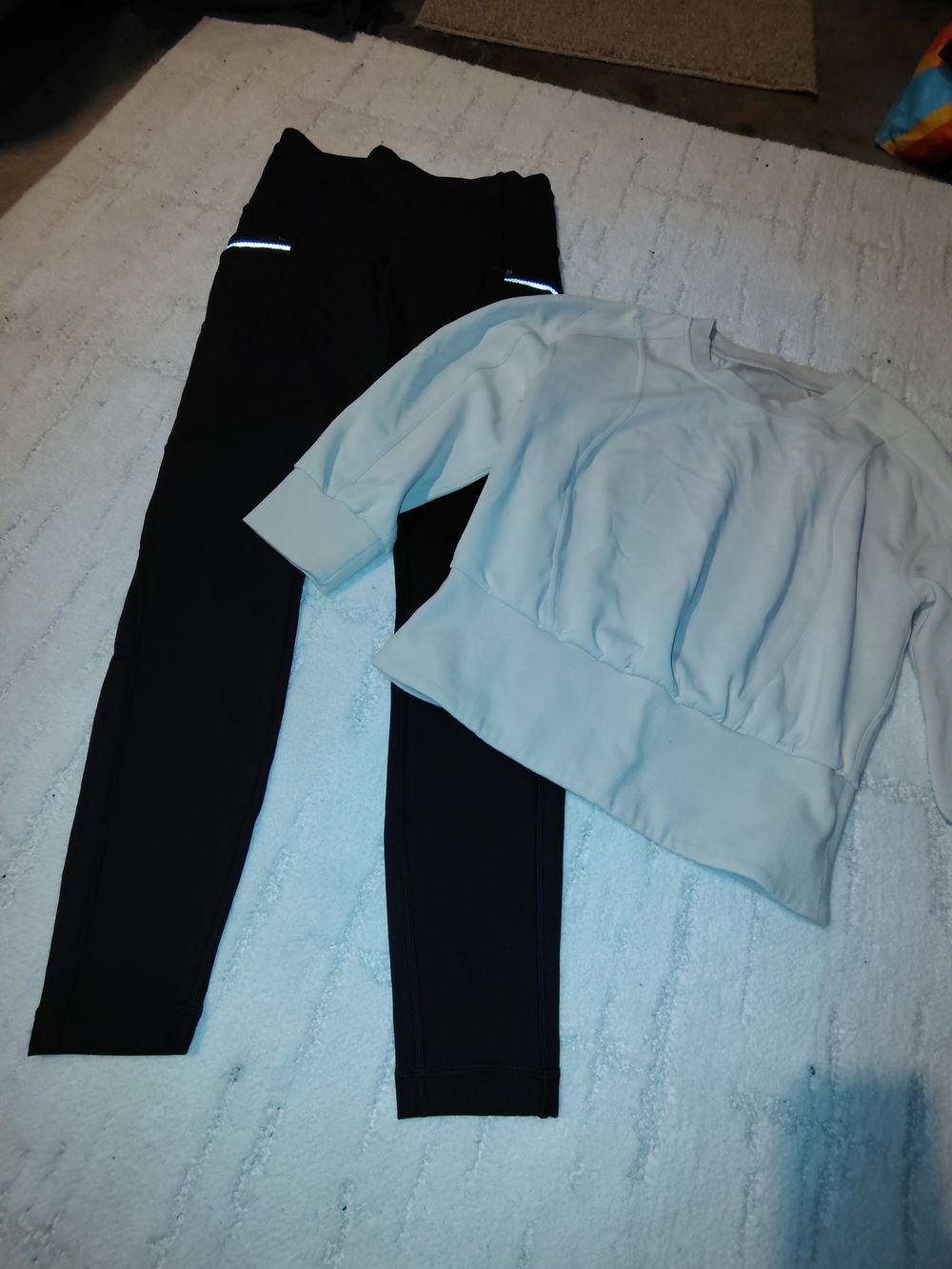 lululemon athletica Black Reflective Trim Leggings With Sweater Size 6